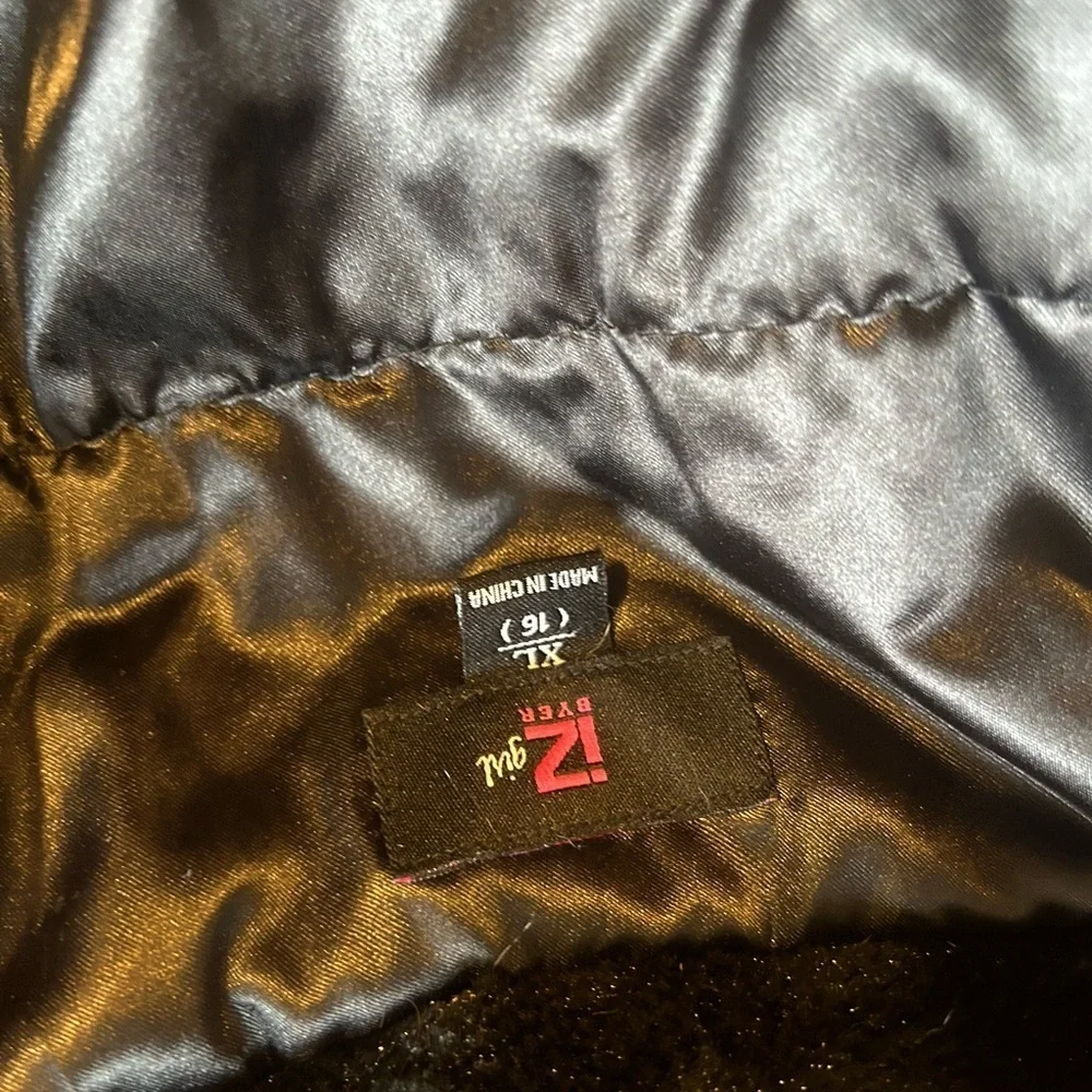 iZ Byer girl faux fur Full zip Gold accents Youth XL